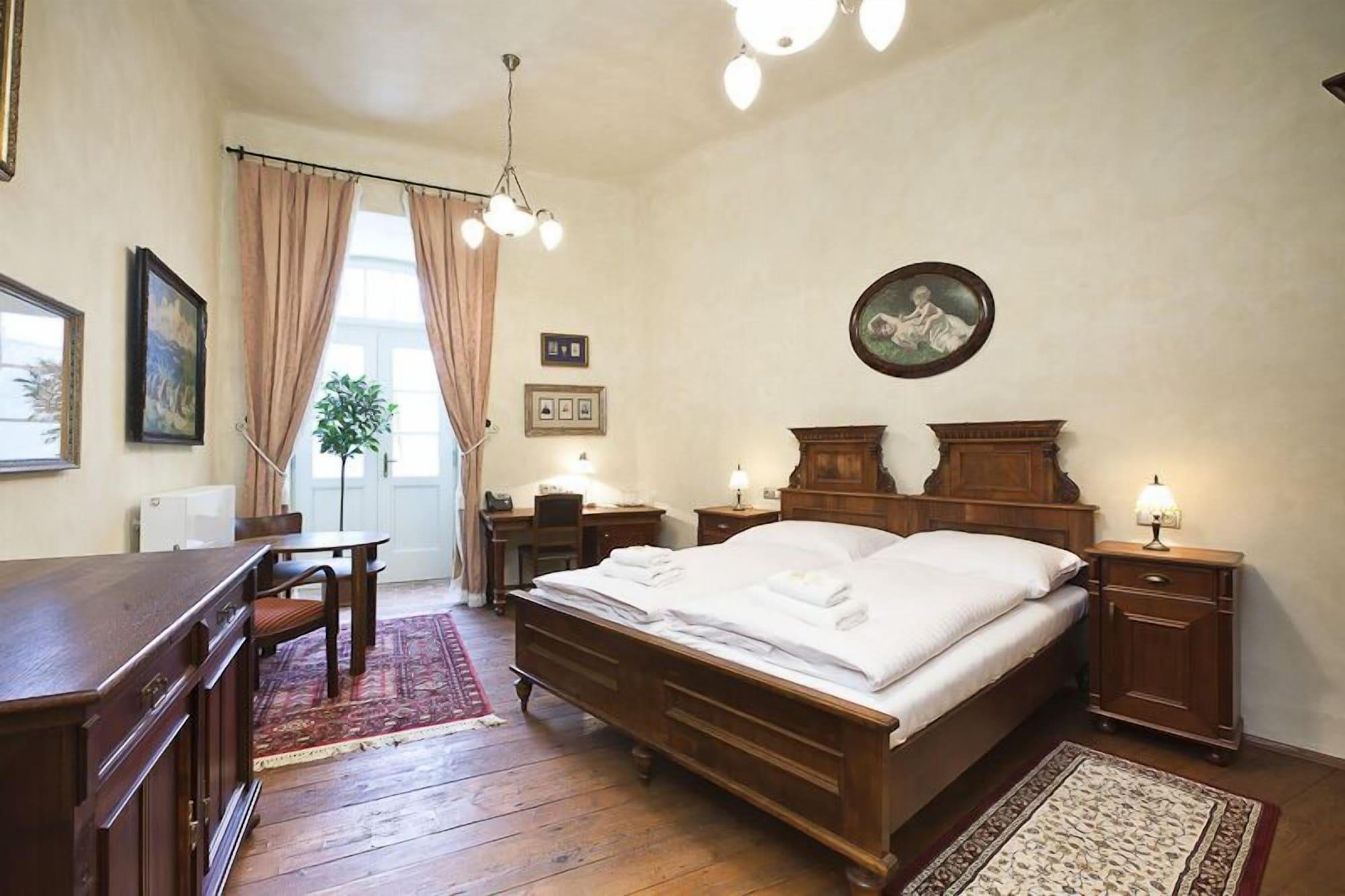 Hotel Latran Cesky Krumlov Exterior photo
