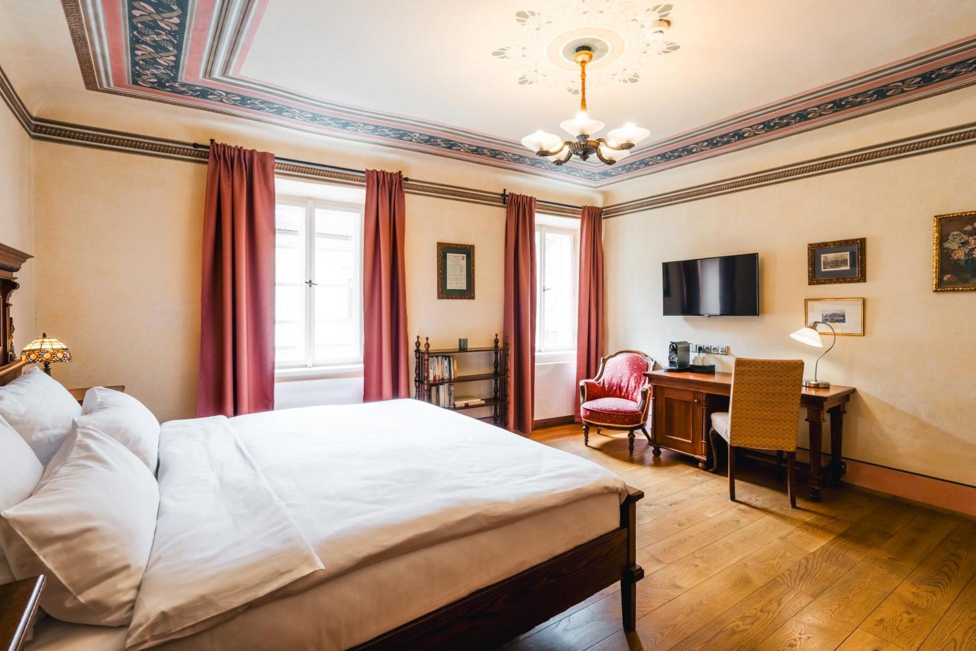 Hotel Latran Cesky Krumlov Exterior photo