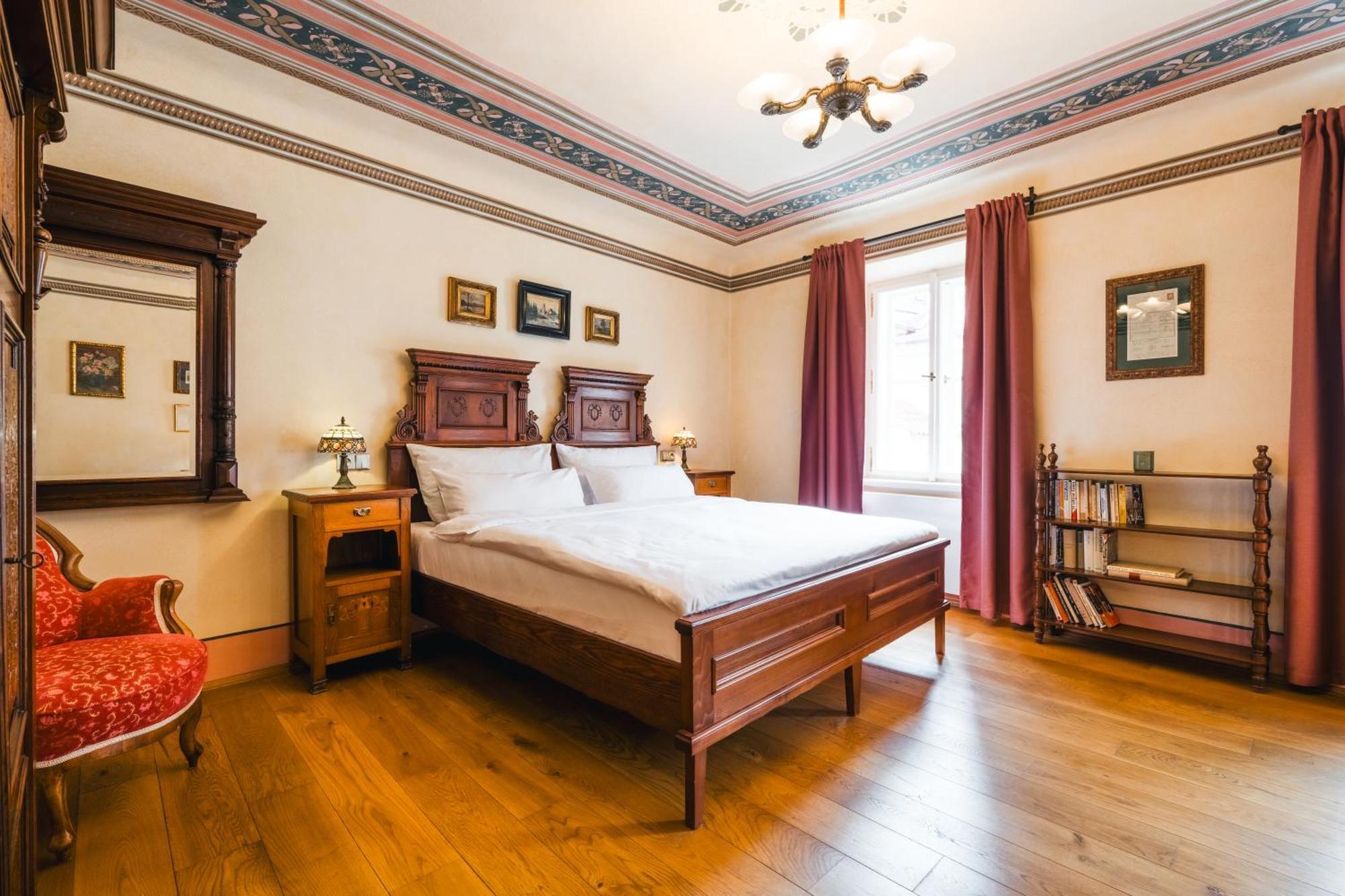 Hotel Latran Cesky Krumlov Exterior photo