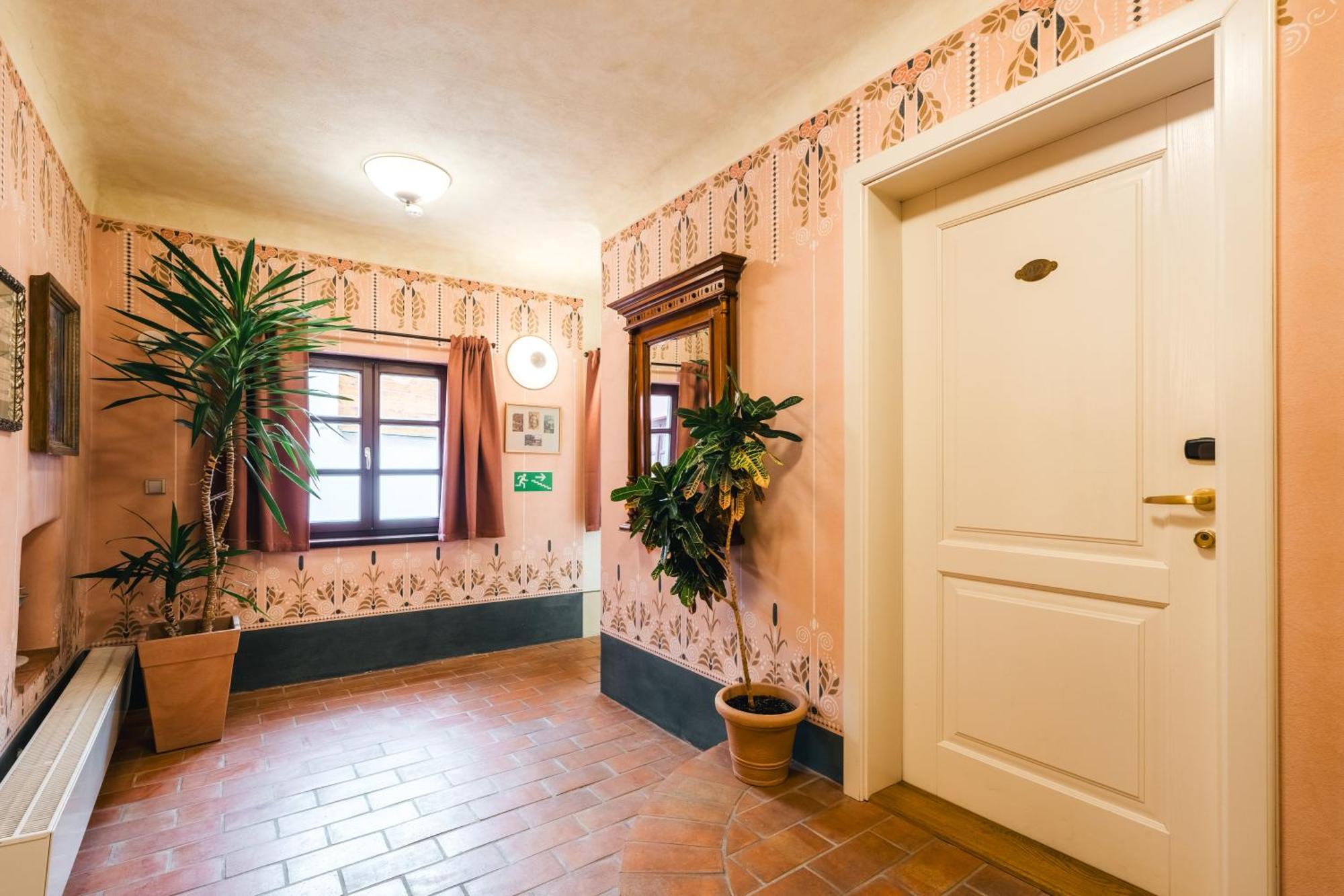 Hotel Latran Cesky Krumlov Exterior photo
