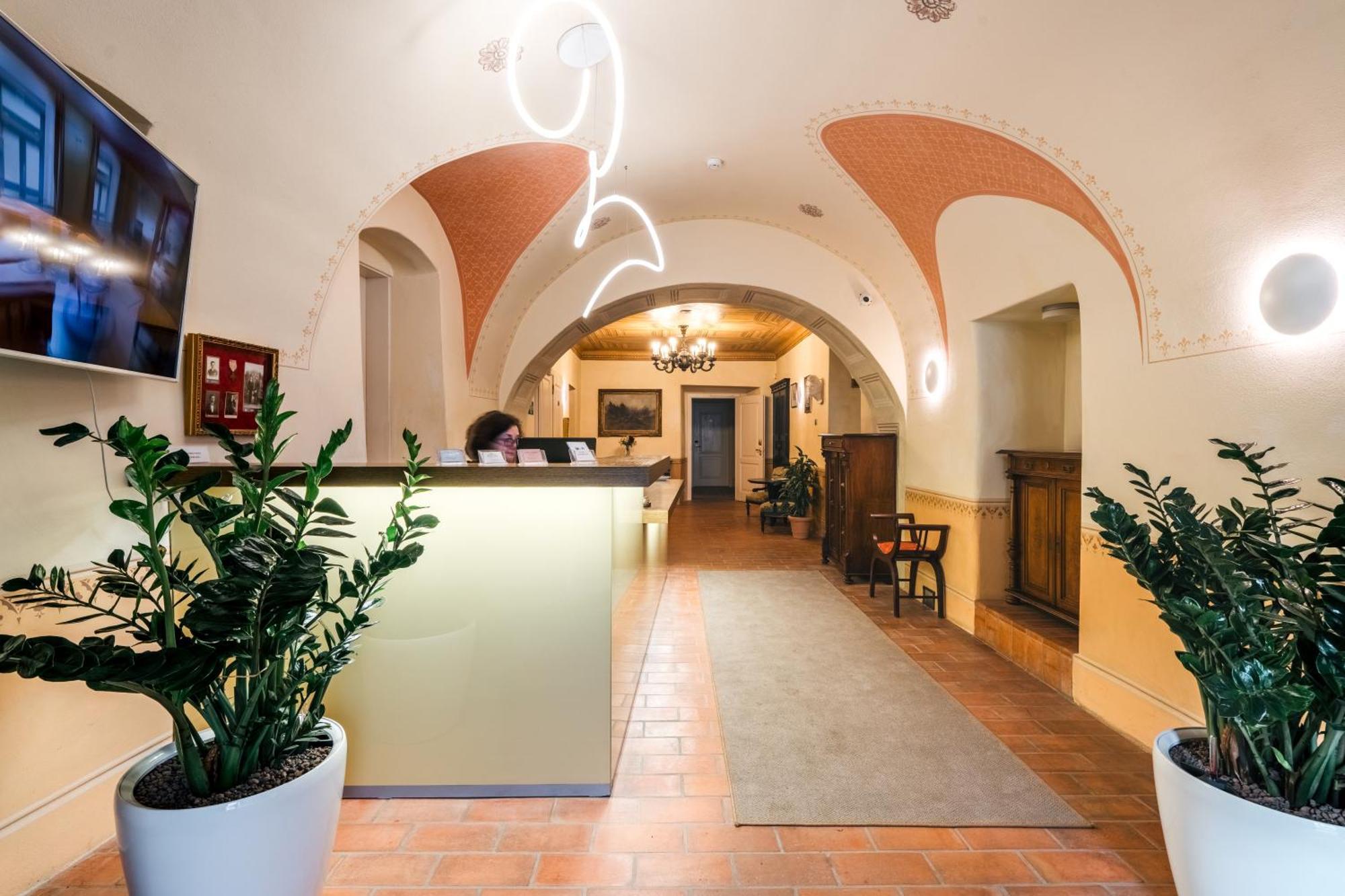 Hotel Latran Cesky Krumlov Exterior photo