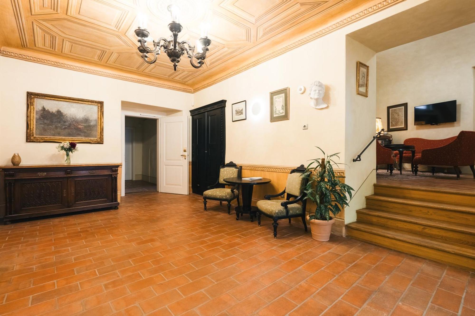 Hotel Latran Cesky Krumlov Exterior photo