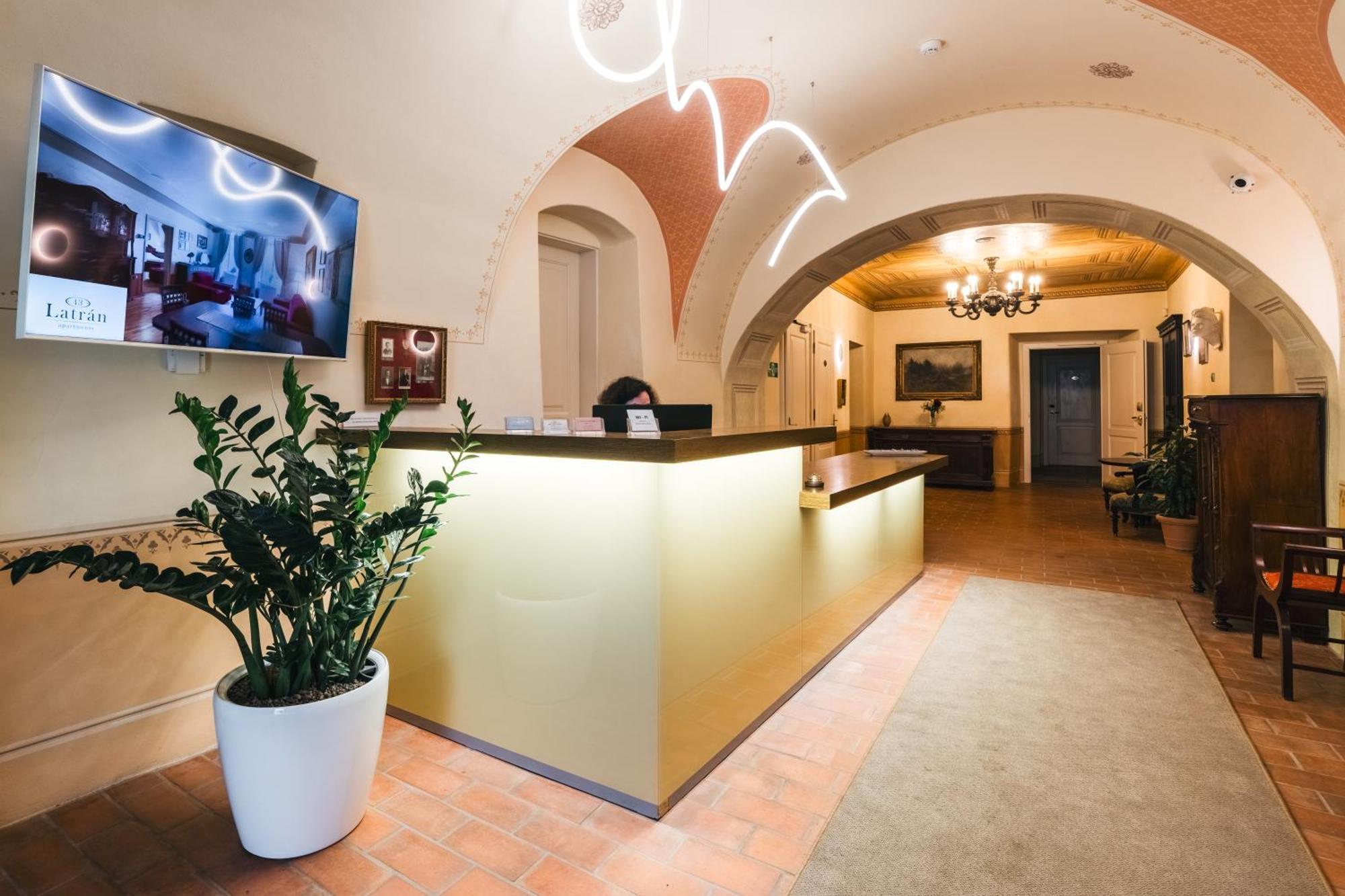 Hotel Latran Cesky Krumlov Exterior photo