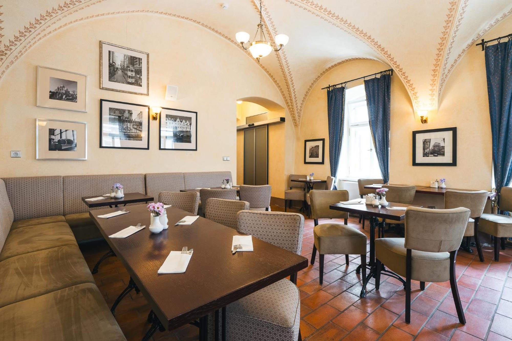 Hotel Latran Cesky Krumlov Exterior photo